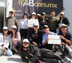 Escuderías de CSA Puebla reciben su kit para la competencia  F1 in the Schools 2023
